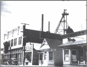 The headframe of the underground Berkeley mine and the surrounding neighborhood, the starting point for the Berkeley Pit.