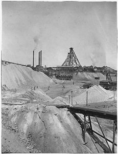 colorado-tailings02 Copper King William Clark's Colorado Smelter and Butte Reduction Works was the largest ore-processing facility in Butte around the turn of the 20th century. Here and at right, the facility and the mine tailings waste it generated can be seen circa 1906.